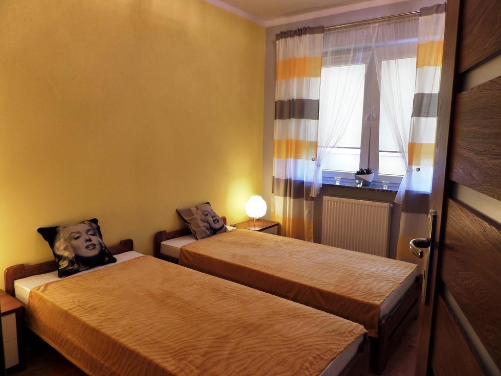 Apartamenty Silver Premium Варшава Стая снимка